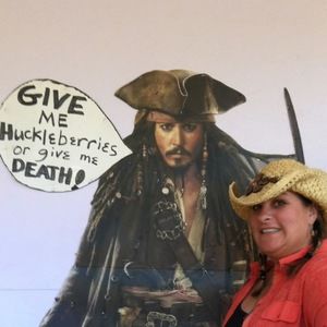 Meet your Posher, Laura